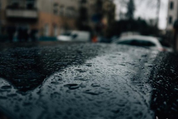 rain-drops-on-a-car.jpg